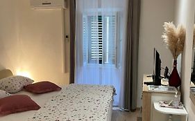 Charming Apartment In Old Town